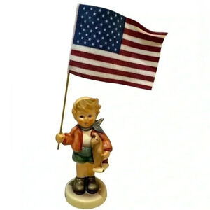 M.I. Hummel LITTLE FLAG BEARER First Issue